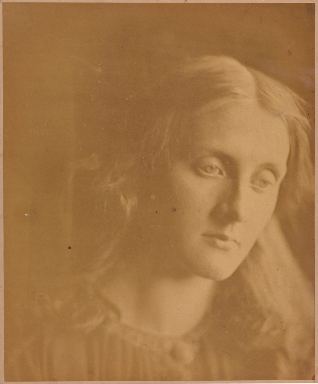 Tüm İşlerimin En Sevdiğim Resmi. yeğenim Julia by Julia Margaret Cameron