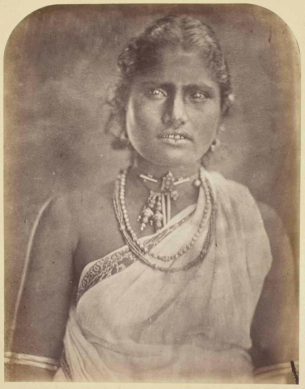 Sinhalese Kadın by Julia Margaret Cameron
