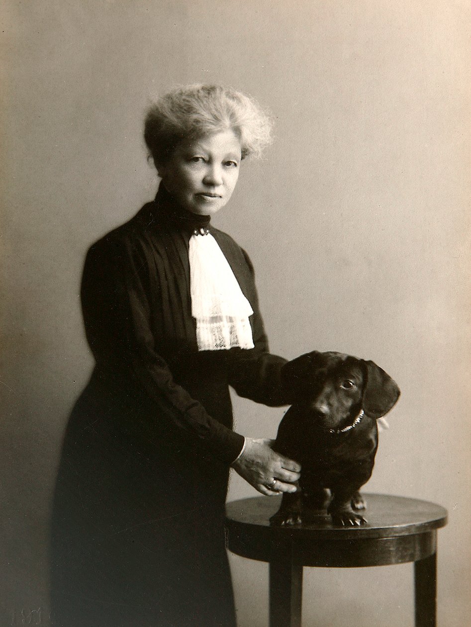 Alexandra Beketova-Blok, Rus yazar ve çevirmen, evcil köpeğiyle, 19. yüzyılın başlarında by Karl August Fischer