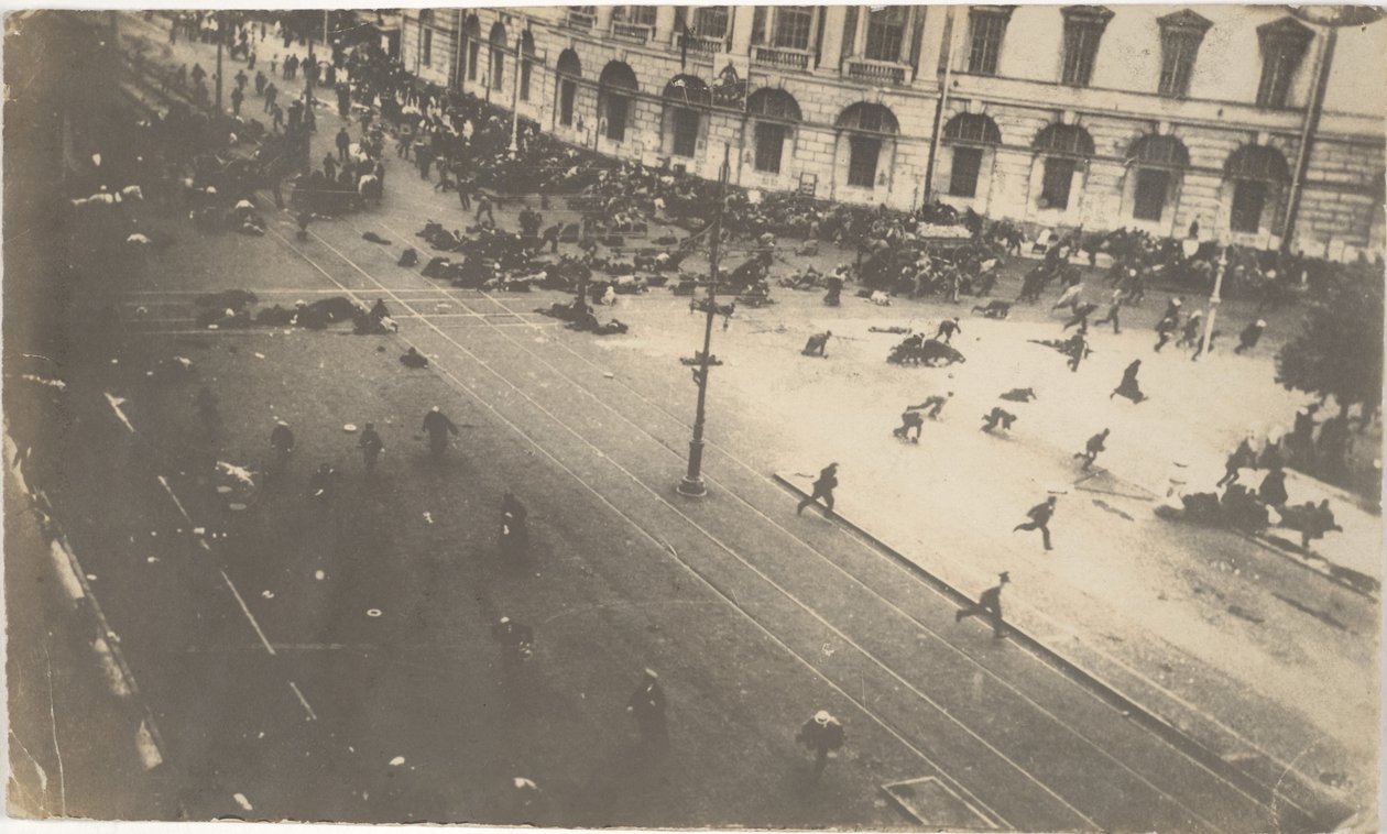 Hükümet Birliklerinin Göstericilere Ateş Açması, 4 Temmuz 1917, 1917 by Karl Karlovich Bulla