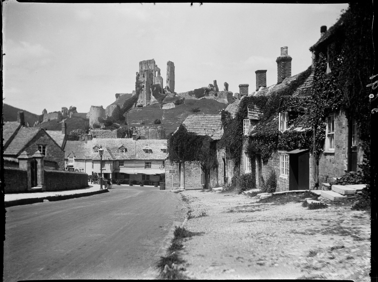 Corfe Kalesi, Purbeck, Dorset by Katherine Jean Macfee