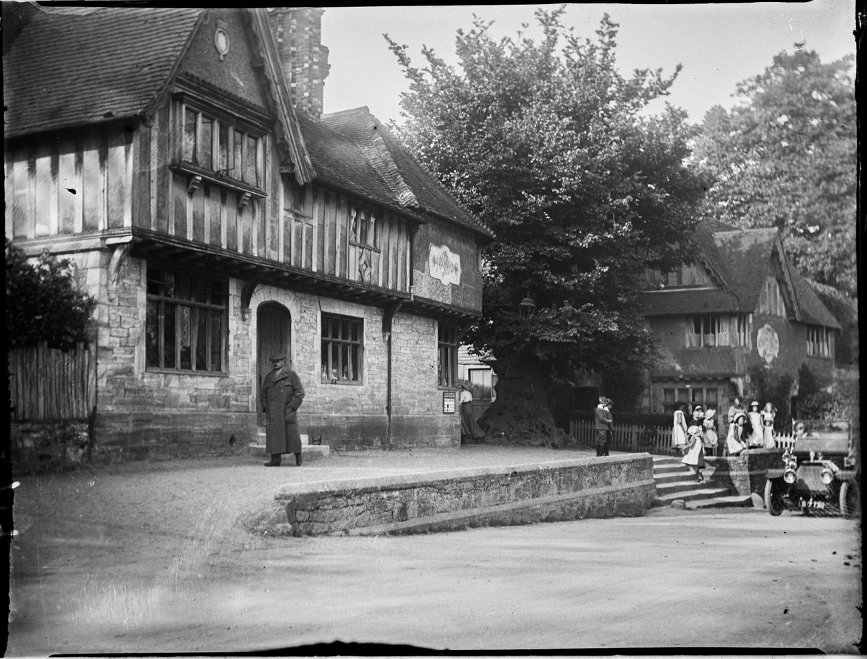 Leicester Meydanı, Penshurst, Sevenoaks, Kent, 22/05/1911 (s/b fotoğraf) by Katherine Jean Macfee