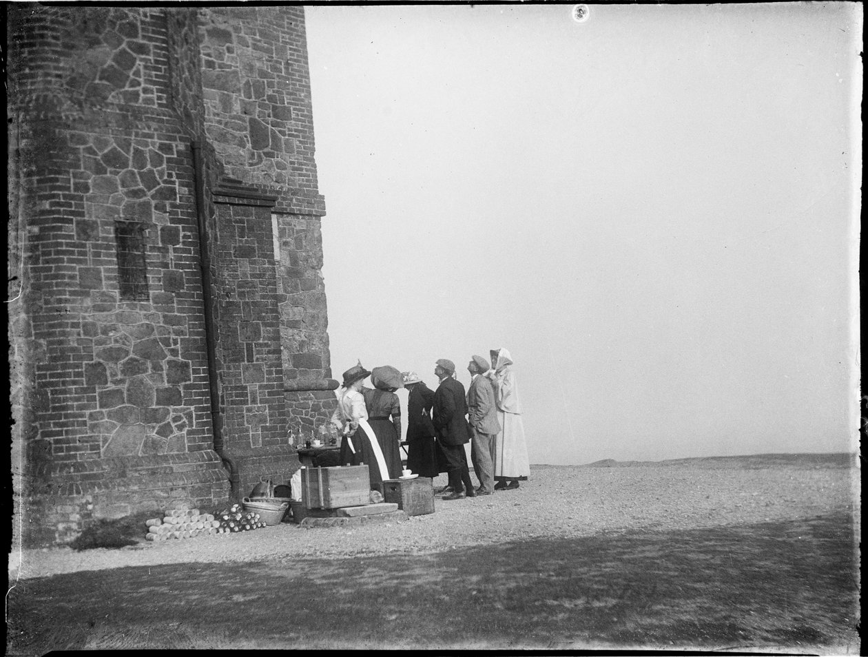 Leith Hill Tower, Leith Hill, Wotton, Mole Valley, Surrey, 25/05/1912 (s/b fotoğraf) by Katherine Jean Macfee