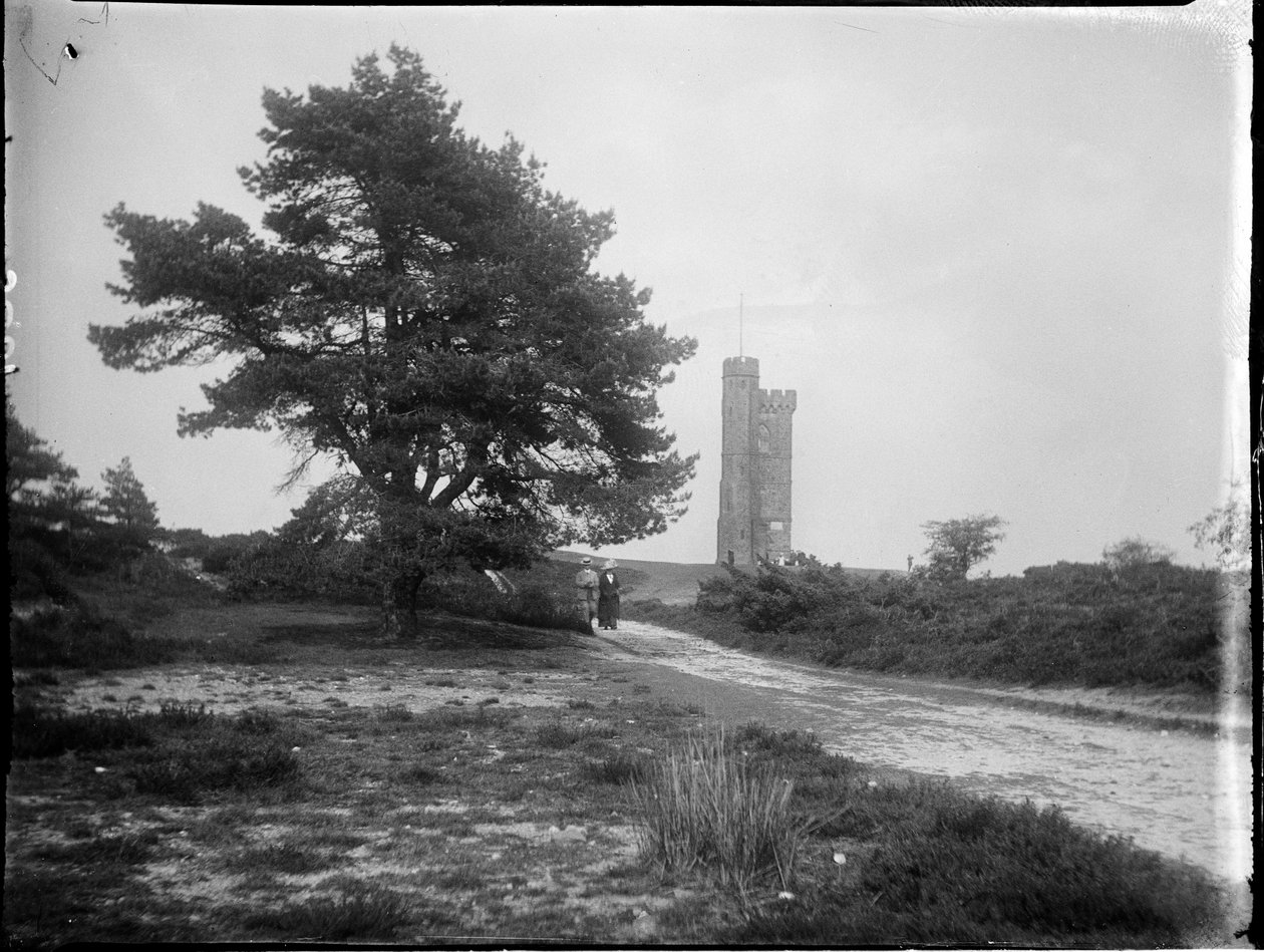 Leith Hill Tower, Leith Hill, Wotton, Mole Valley, Surrey, 25/05/1912 (s/b fotoğraf) by Katherine Jean Macfee