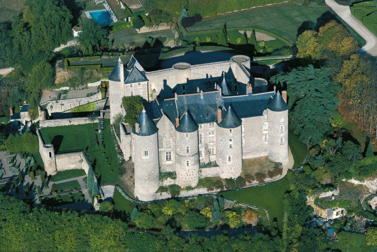 Chateau de Luynes, Fransa by Alec Hunter