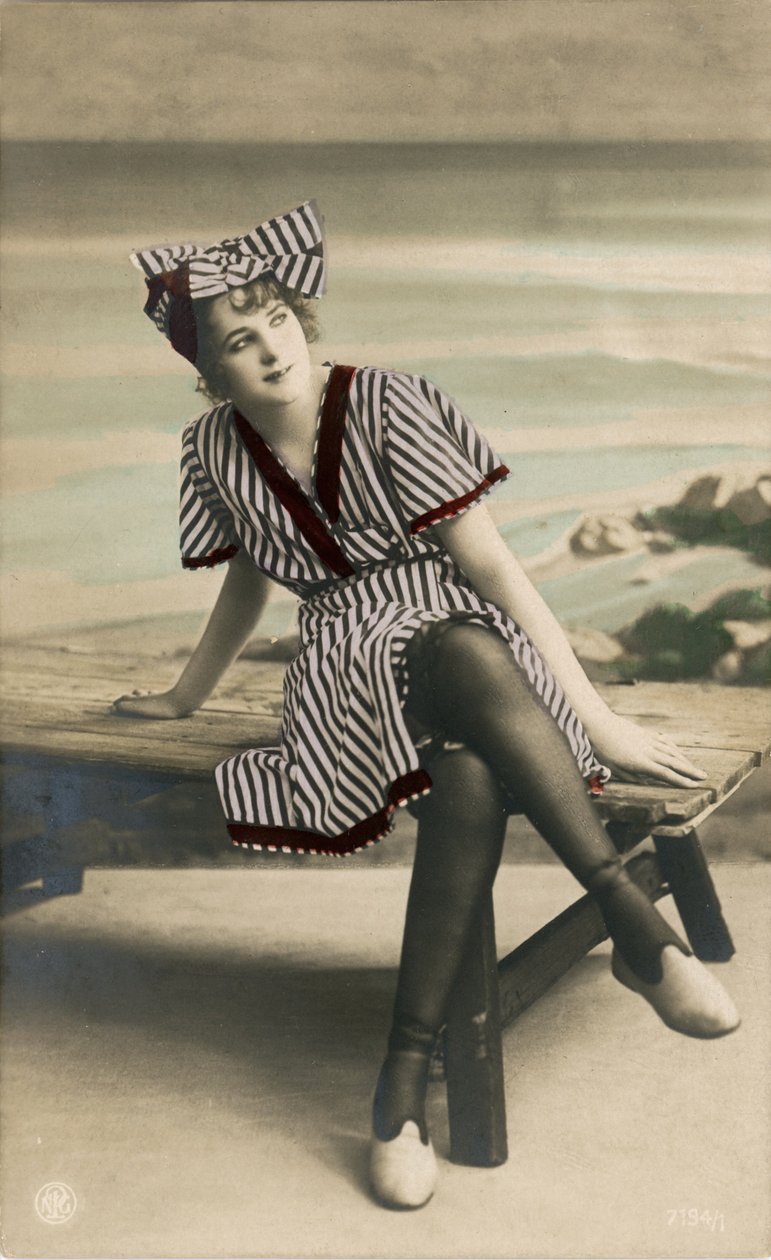Yazlık elbiseli kadın, c. 1900