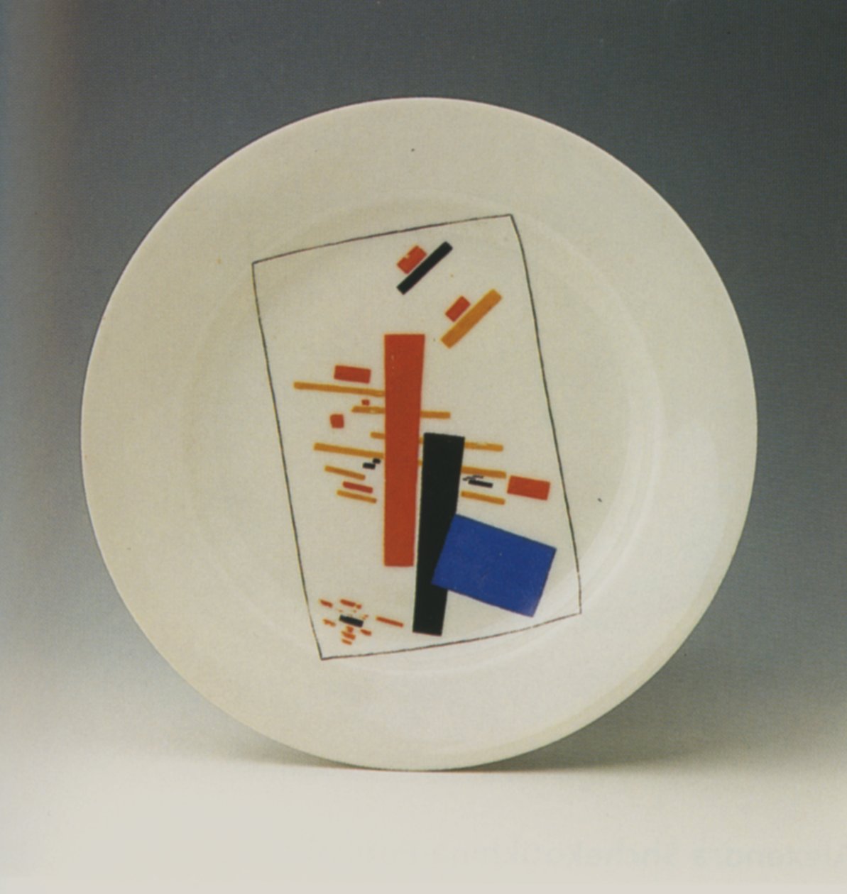 Süprematist dekorasyonlu tabak by Kazimir Severinovich Malevich
