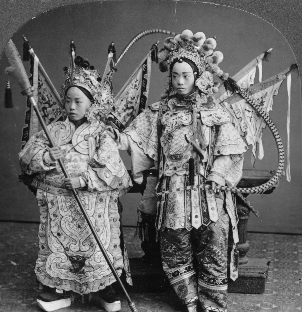 Çinli gelin ve damat, Kanton, Çin, 19. yüzyılın sonları veya 20. yüzyılın başlarında by Keystone View Company