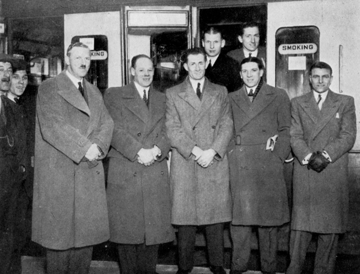 1936 İngiltere v Galler futbol maçı için Wolverhampton için yolda by Keystone View Company
