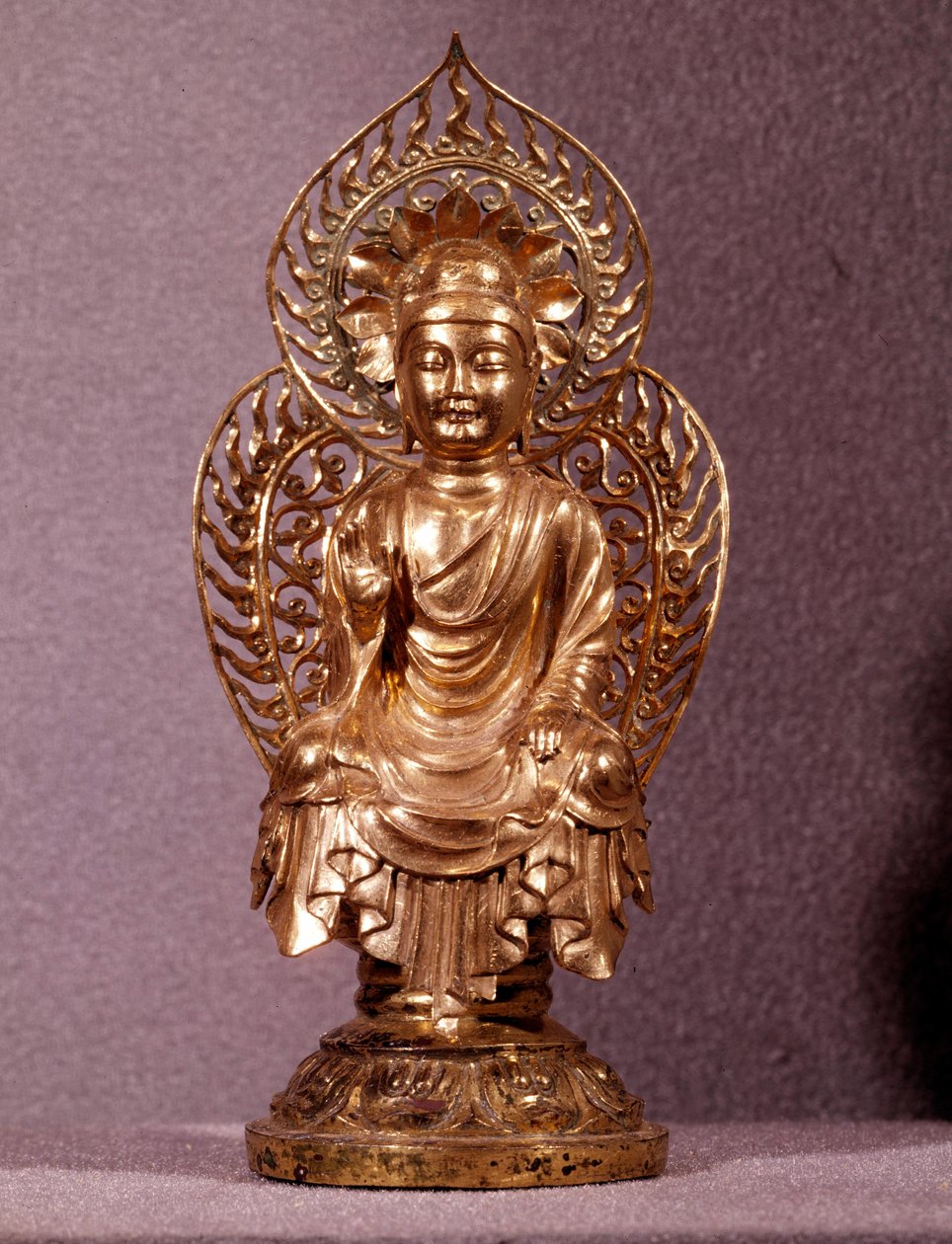 Coreen Art: Altın Buda heykelciği. Silla dönemi, 8.-10. yüzyıl. Kore Ulusal Müzesi by Korean School