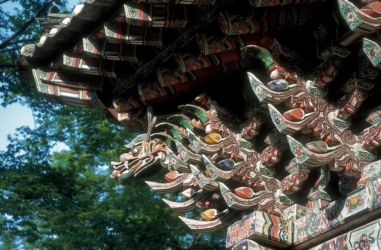 Sŏgwang-sa Tapınağı, Kosan İlçesi, Kangwon Eyaleti, Kuzey Kore, çatının detayı (fotoğraf) by Korean School