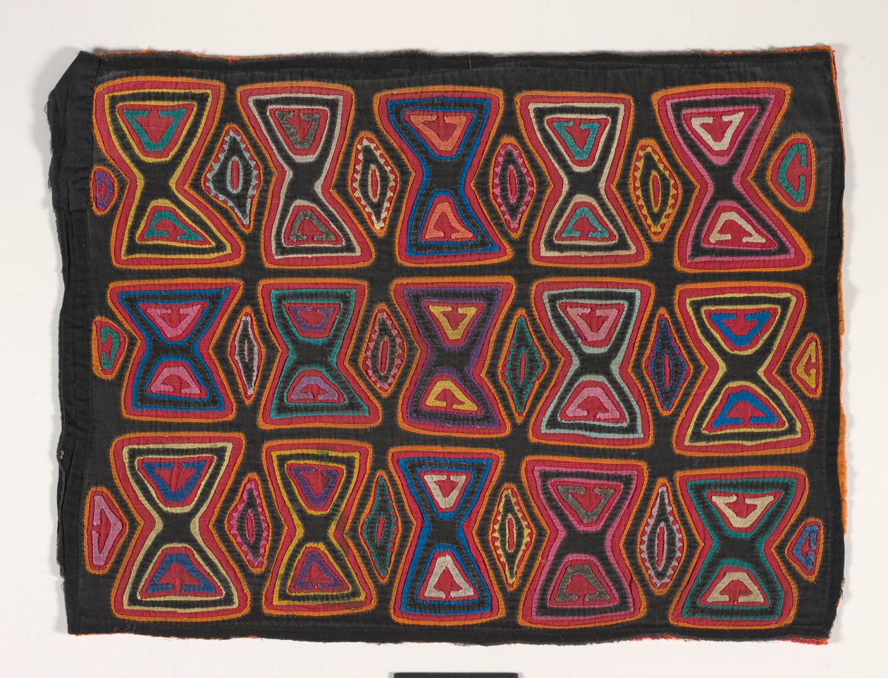Gömlek paneli (mola) (aplikeli pamuklu) by Kuna Indian Culture