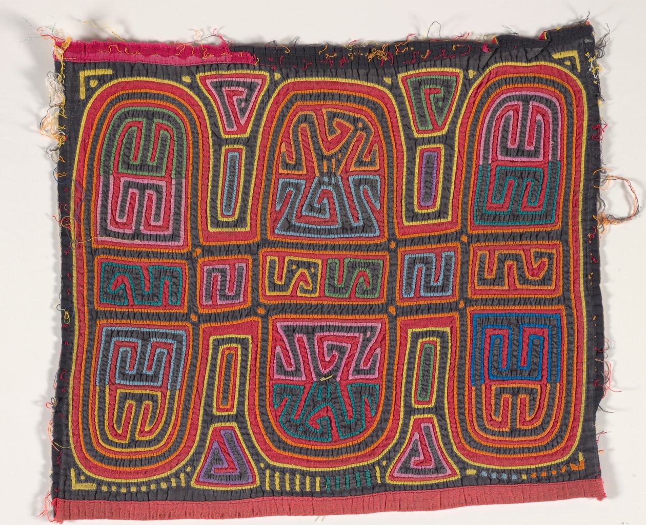 Gömlek paneli (mola) (aplikeli pamuklu) by Kuna Indian Culture