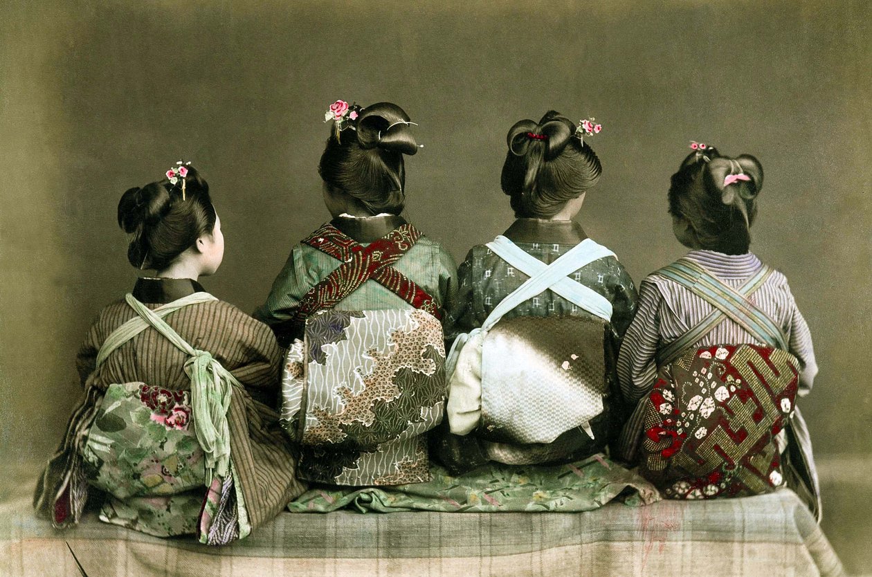 Kadın dansçılar, 1890 dolayları by Kusakabe Kimbei