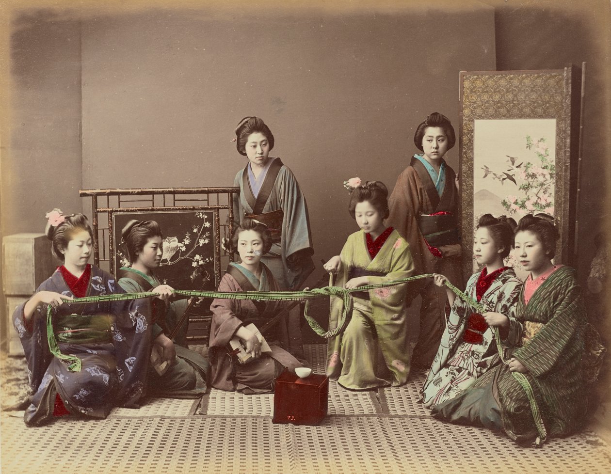 (Konkonchiki) Oyun Oynayan Japon Kız, 1880 dolayları by Kusakabe Kimbei