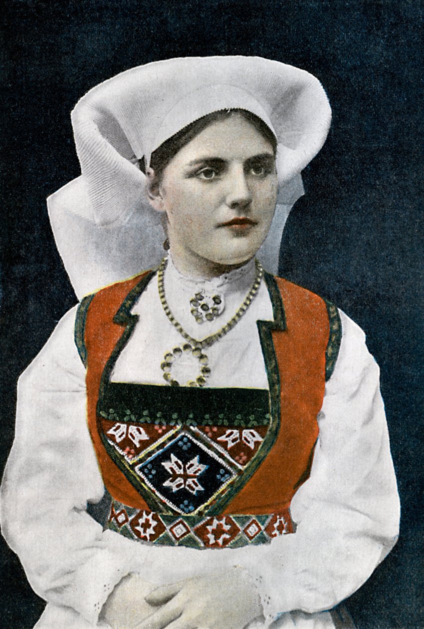 Norveç ulusal kostümü giyen kadın, c1890 by L Boulanger