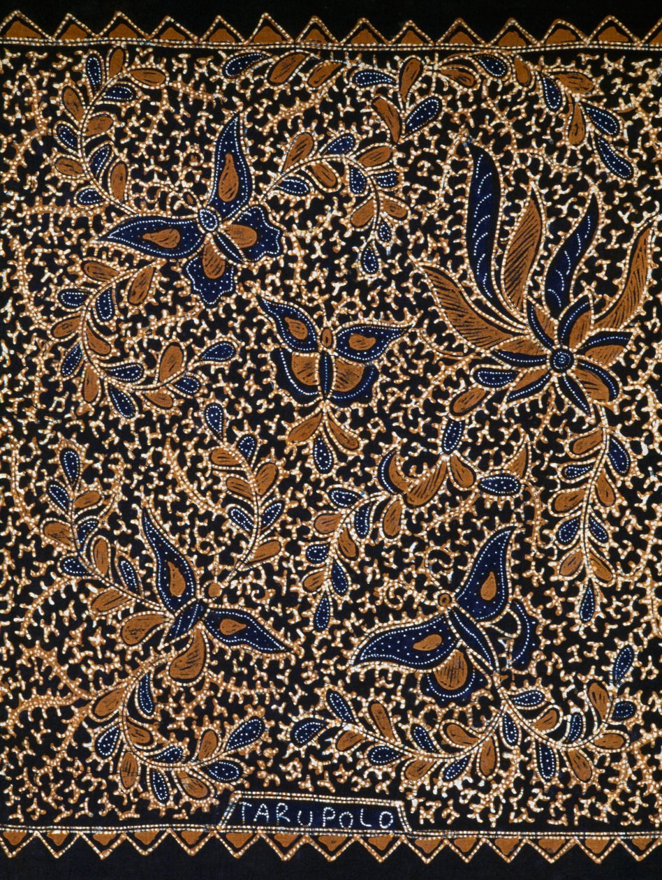 Geleneksel kelebek ve çiçek süslemeli Batik, Java, Endonezya, detay by Amadeo (after) Modigliani