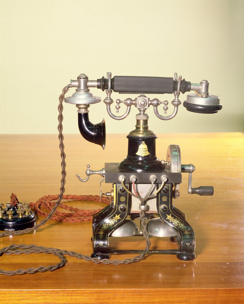 Ericsson Telefon, 1890 (karma teknik) by Lars Magnus Ericsson