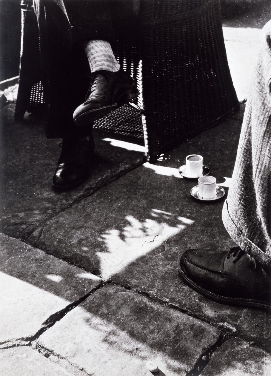 Kahvede (vintage jelatin gümüş fotoğraf) by Laszlo Moholy Nagy