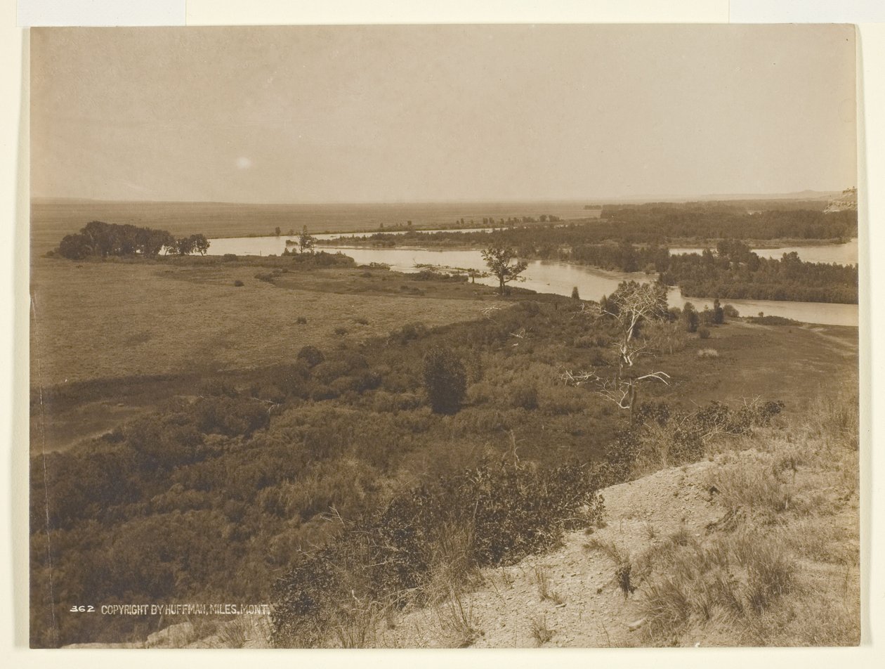 Yellowstone Nehri by Laton Alton Huffman