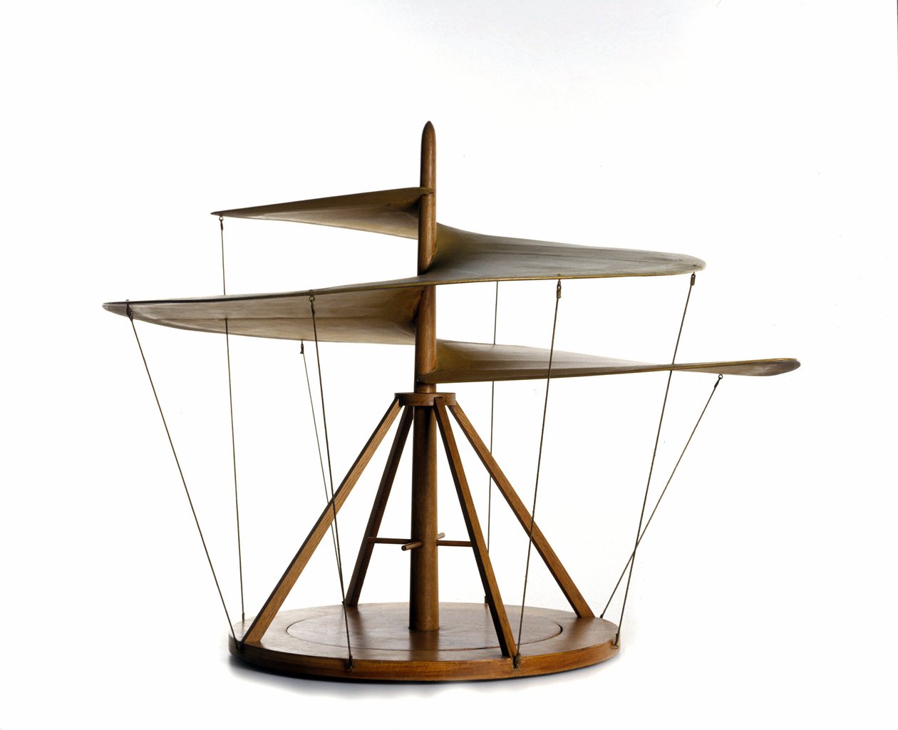 Leonardo da Vinci (Leonardo da Vinci), uçan makine, helikopter atası çiziminden yapılmış hava vidasının modeli - Leonardo da Vinci Bilim ve Teknoloji Müzesi, Milano by Leonardo da (after) Vinci
