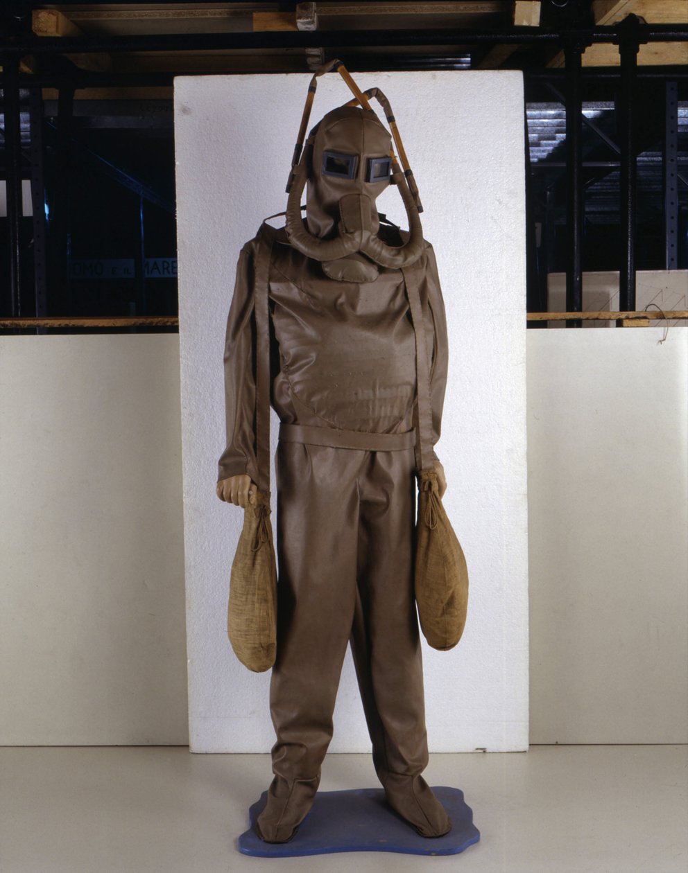 Leonardo da Vinci (Leonardo da Vinci) tarafından tasarlanan modelden yapılan tüplü model. by Leonardo da (after) Vinci