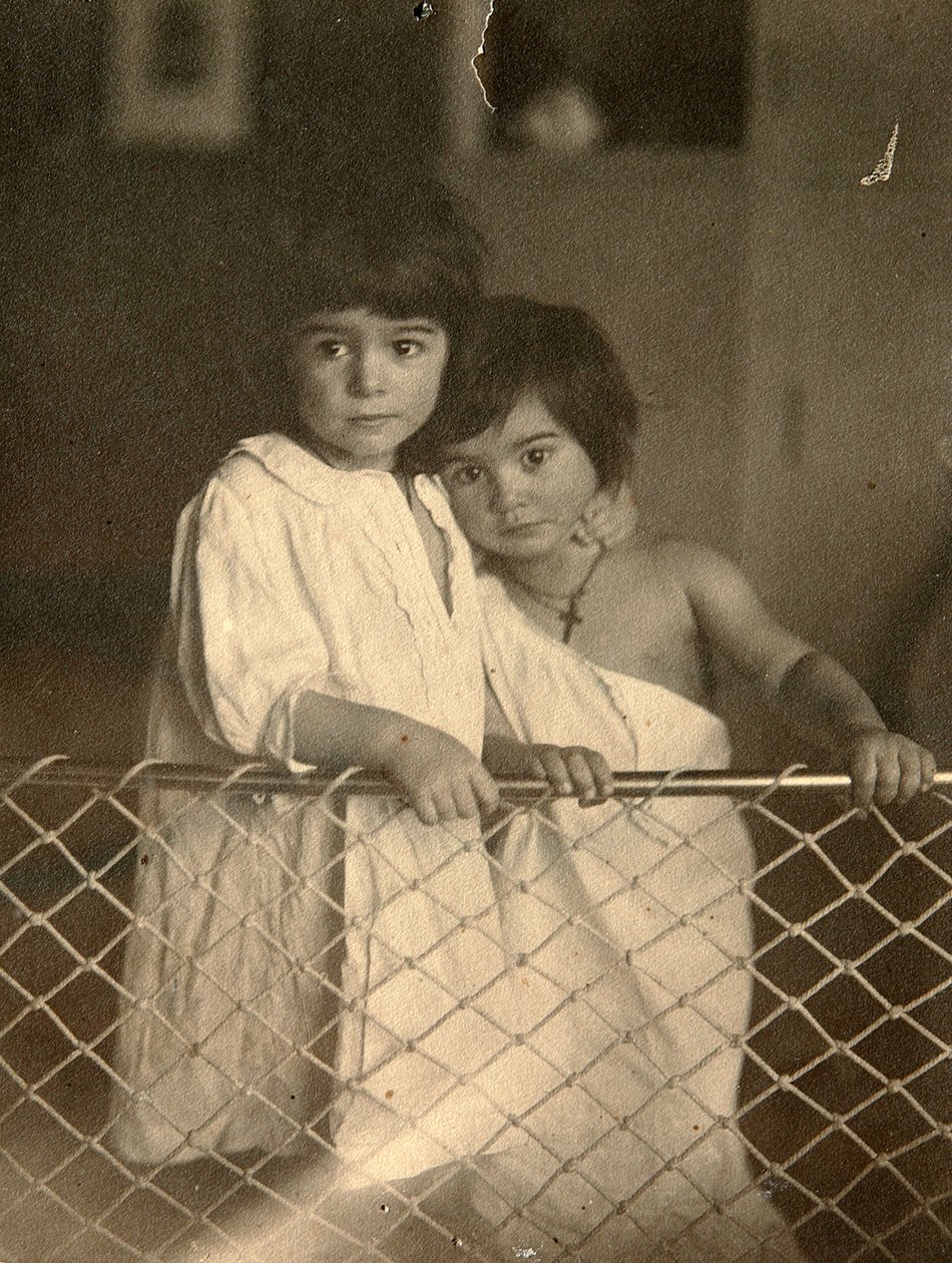 19. yüzyılın sonlarında veya 20. yüzyılın başlarında iki çocuğun portresi. by Leonid Andreyev
