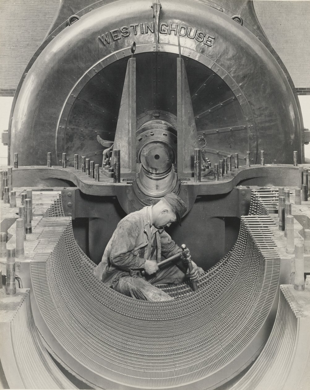 Türbinin Kalbi by Lewis W. Hine