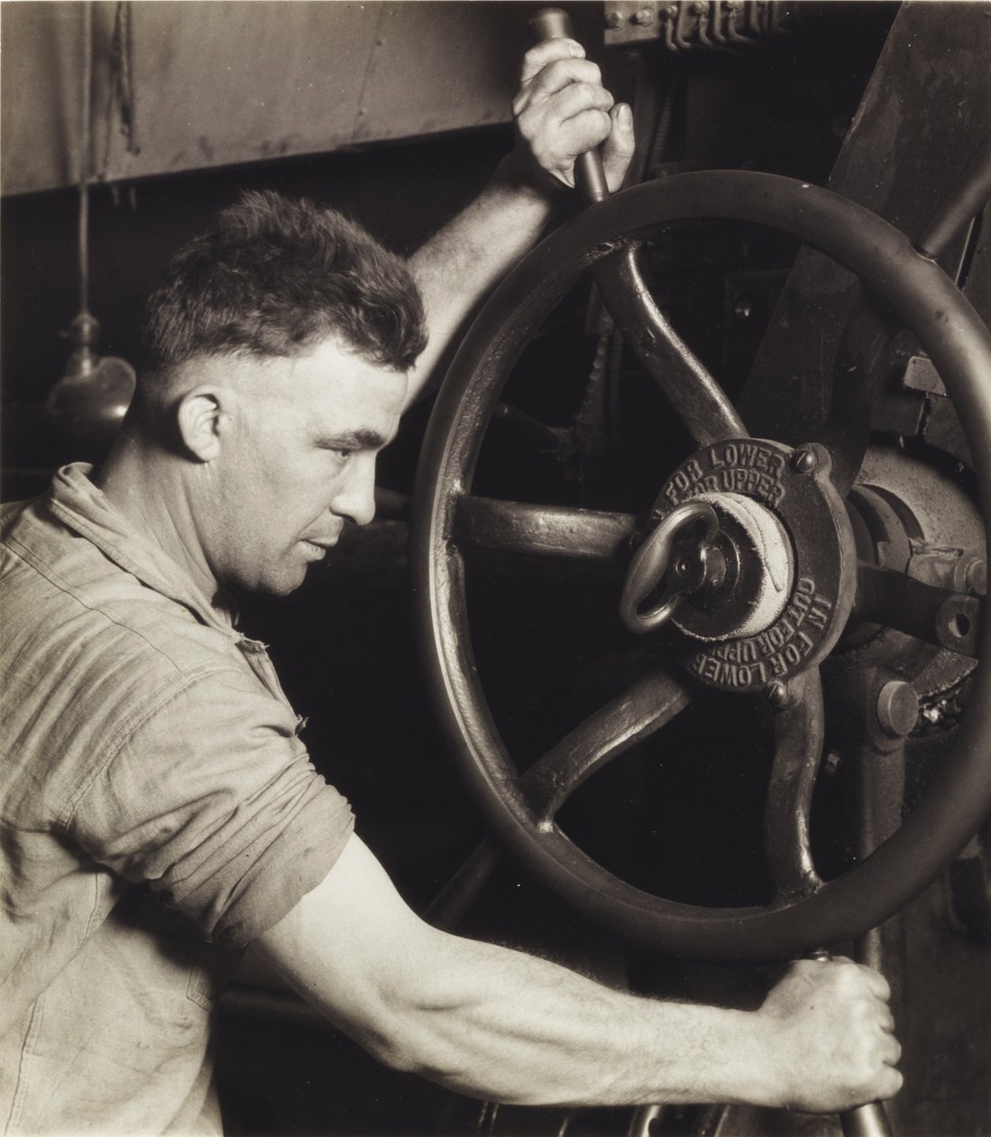 Bir Endüstriyel Tasarım: Büyük Bir Takvimin Kontrol Direksiyonunda Pennsylvania Rubber Co. - Oto Lastikleri Yapımı, 1920
