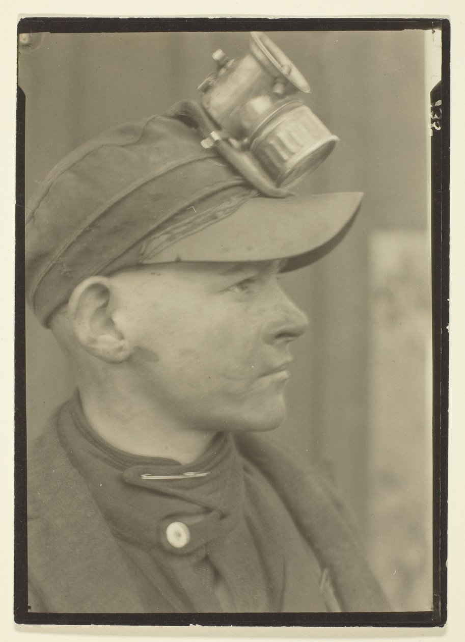  by Lewis Wickes Hine