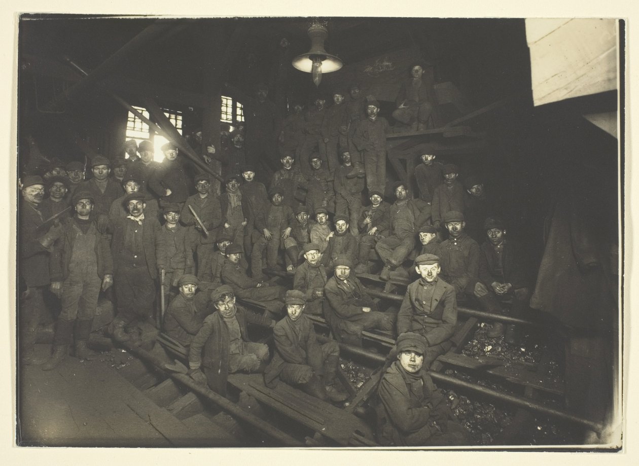  by Lewis Wickes Hine