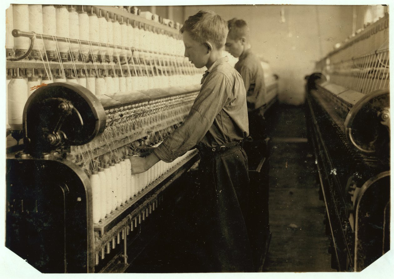 Kayıp Cennet: Asi meleklerin düşüşü, by Lewis Wickes Hine