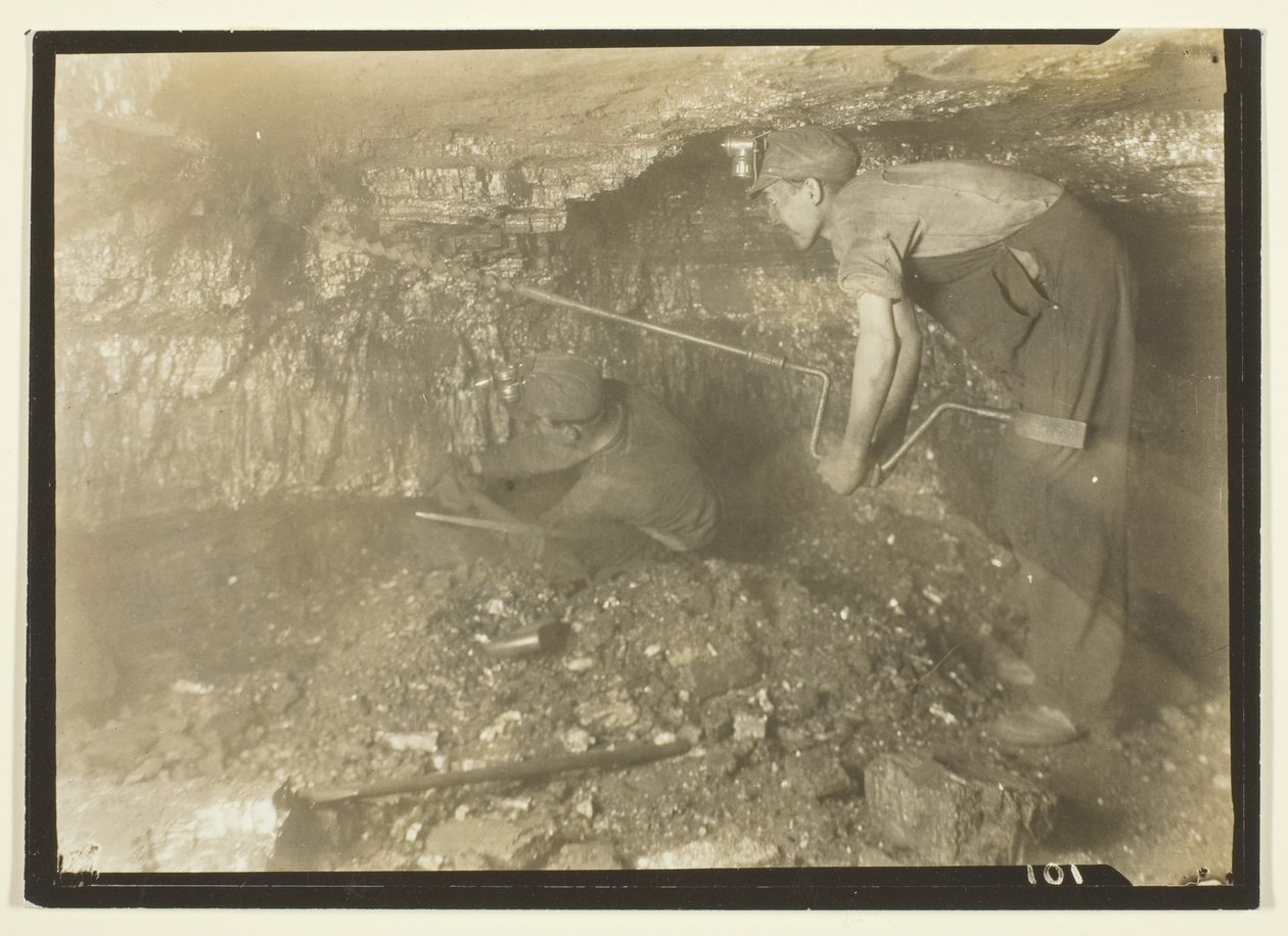  by Lewis Wickes Hine