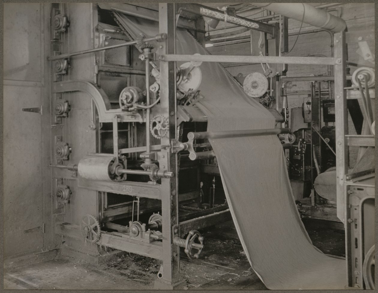  by Lewis Wickes Hine