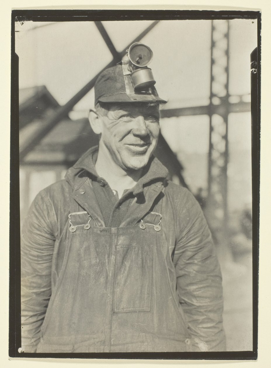  by Lewis Wickes Hine