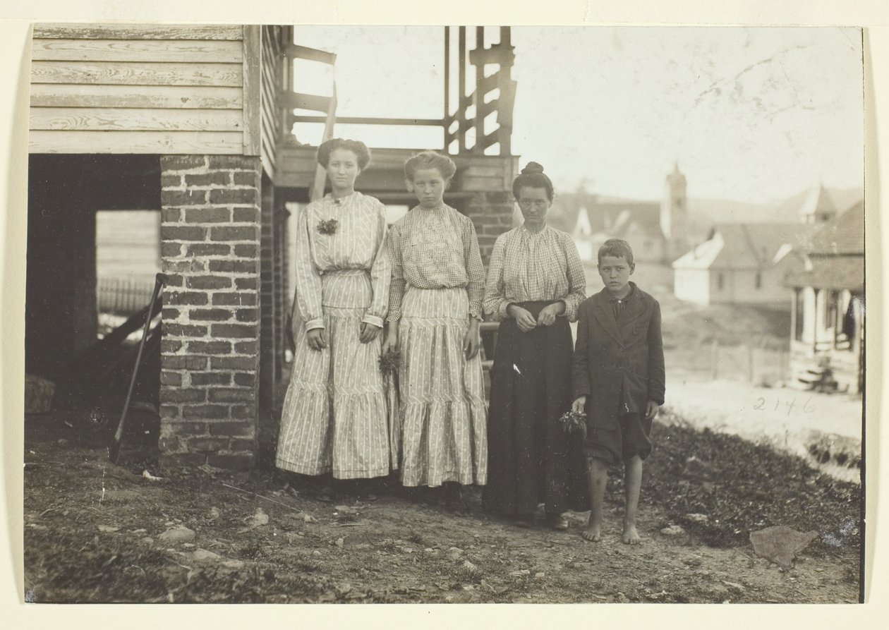  by Lewis Wickes Hine