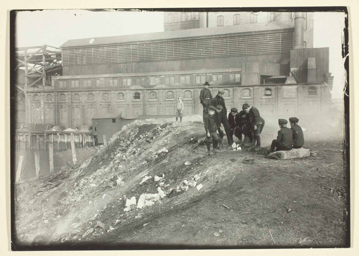  by Lewis Wickes Hine