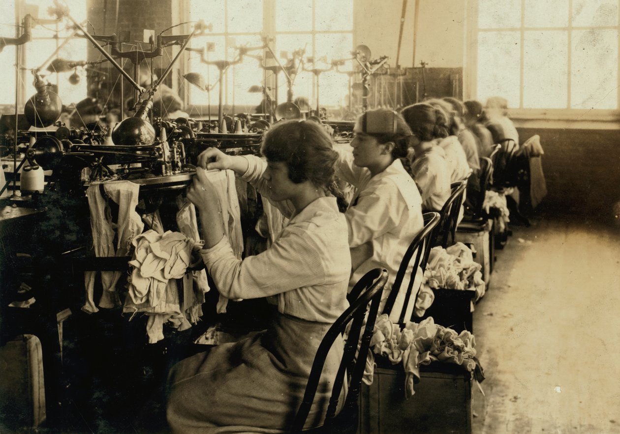  by Lewis Wickes Hine
