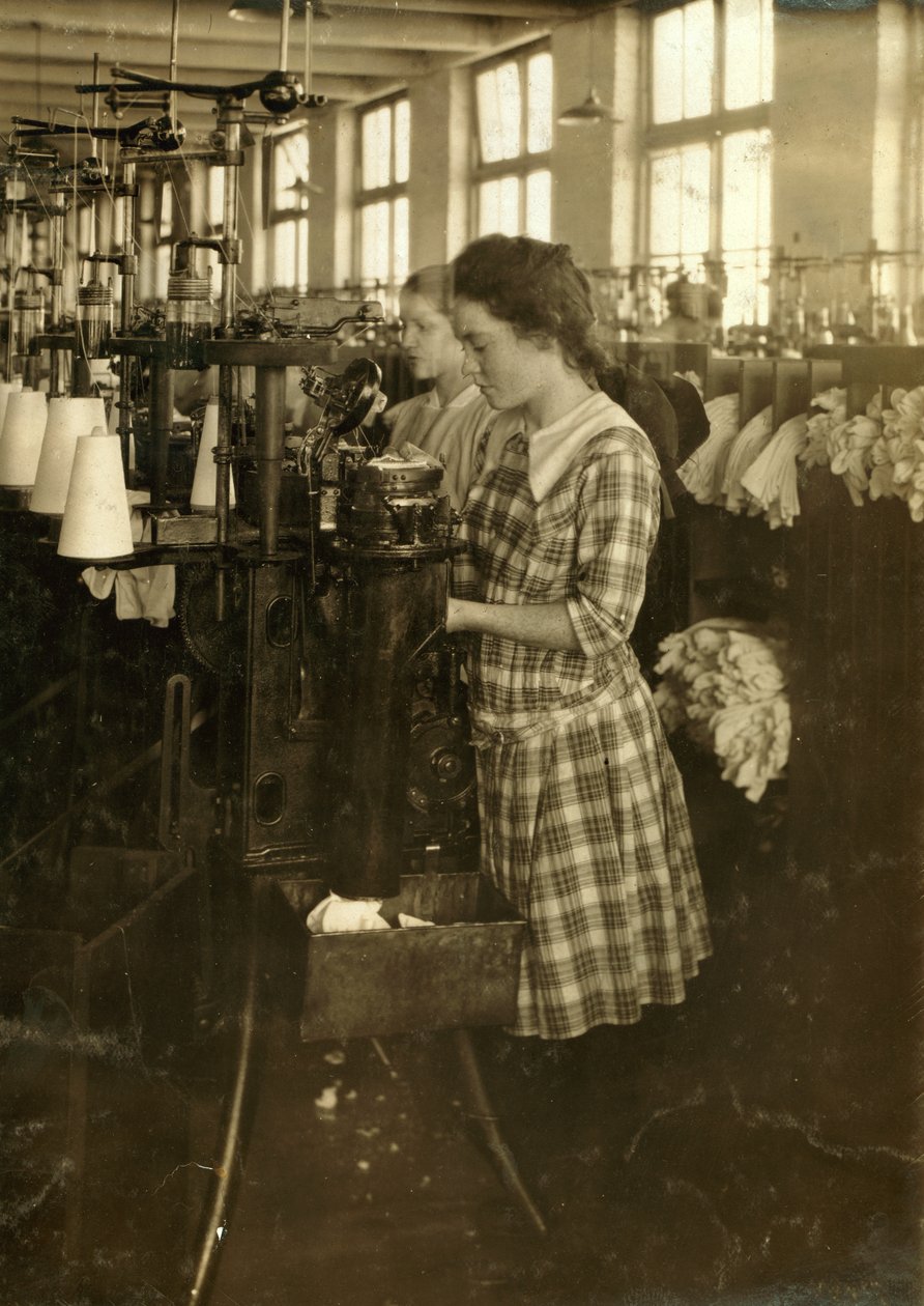  by Lewis Wickes Hine