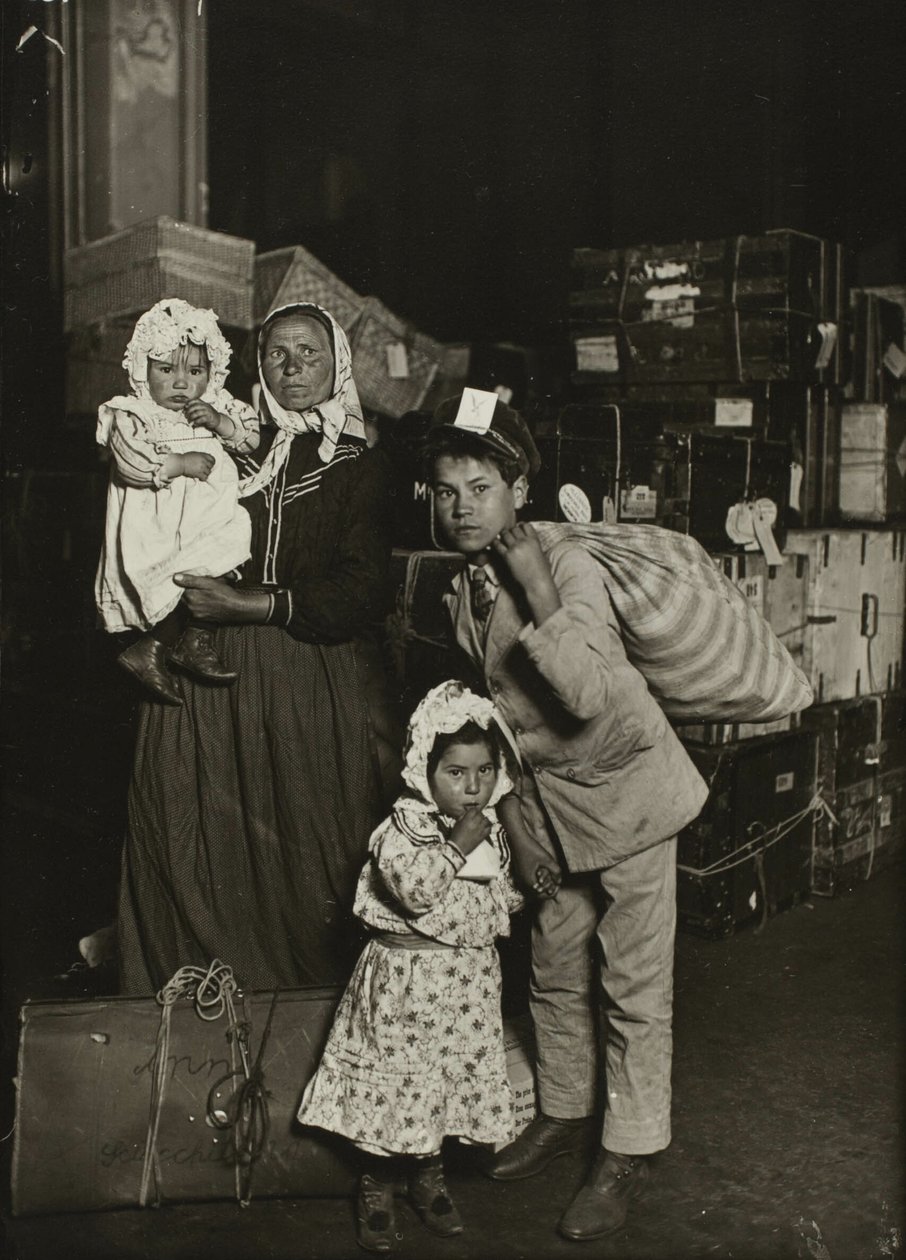  by Lewis Wickes Hine