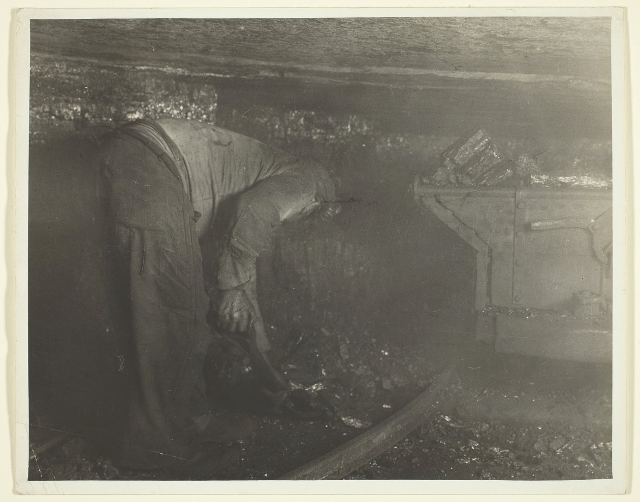  by Lewis Wickes Hine