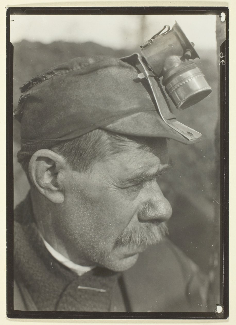  by Lewis Wickes Hine