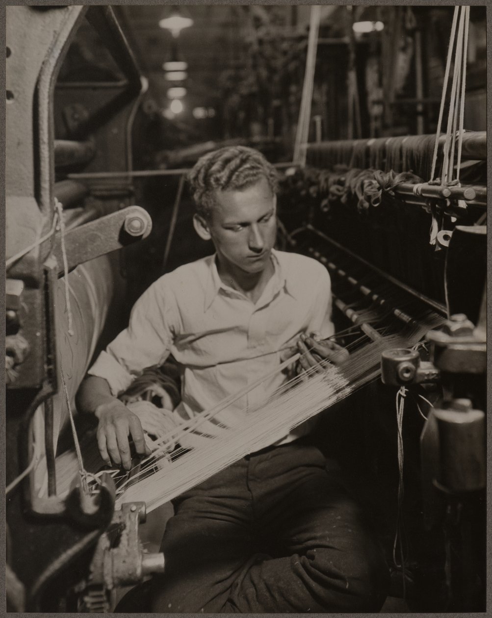  by Lewis Wickes Hine
