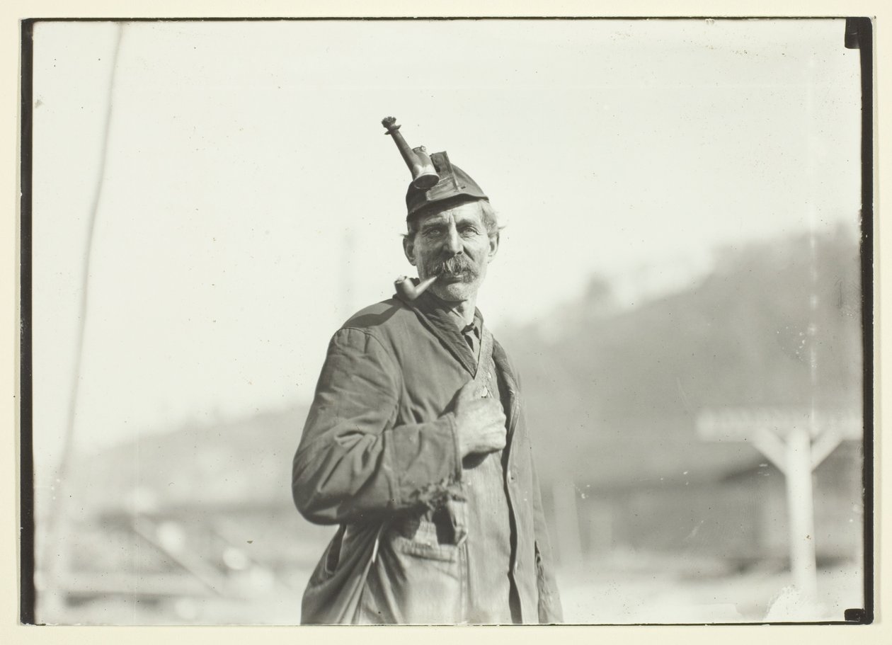  by Lewis Wickes Hine