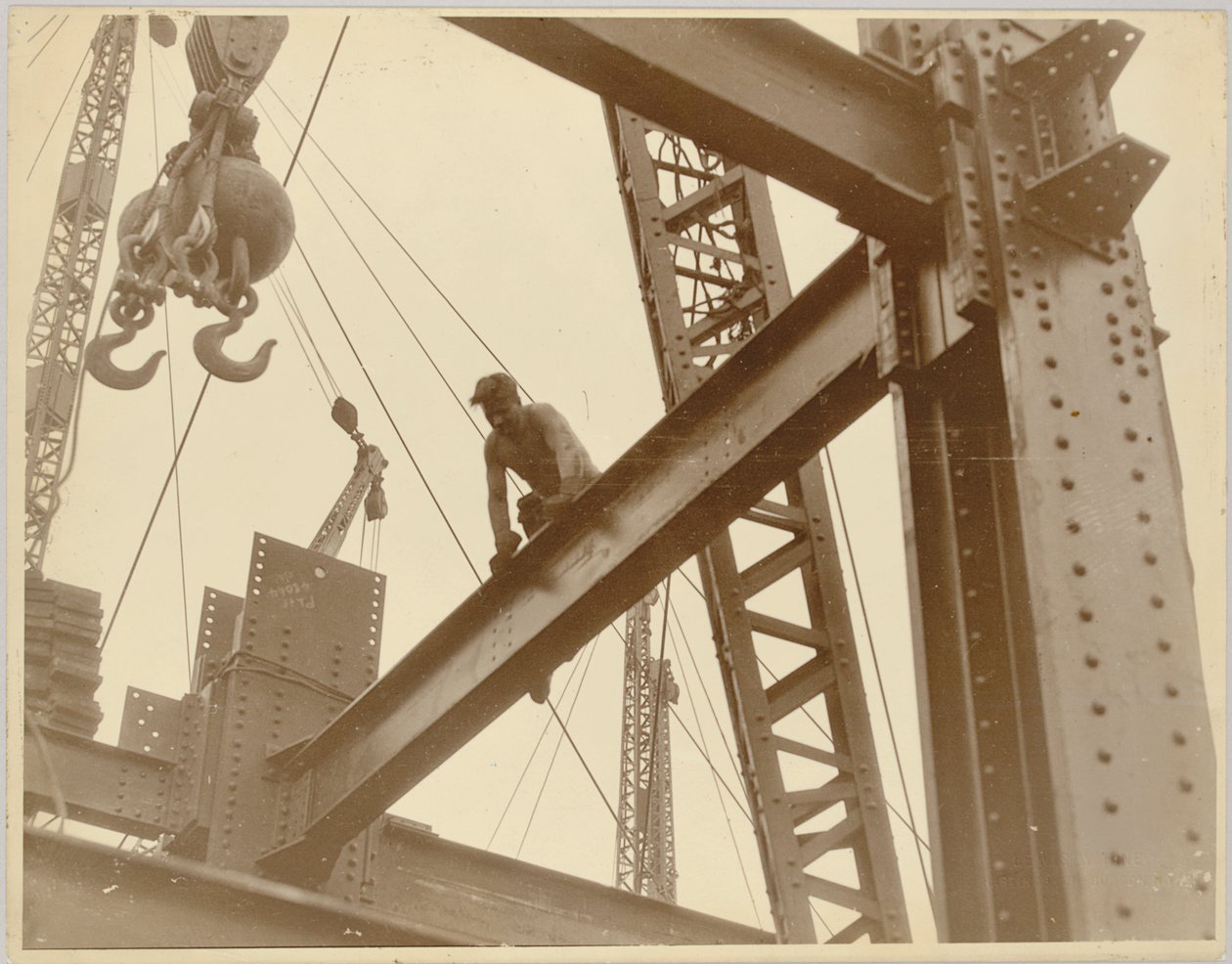 Empire State Binasındaki İşçiler, 1930 dolayları by Lewis Wickes Hine