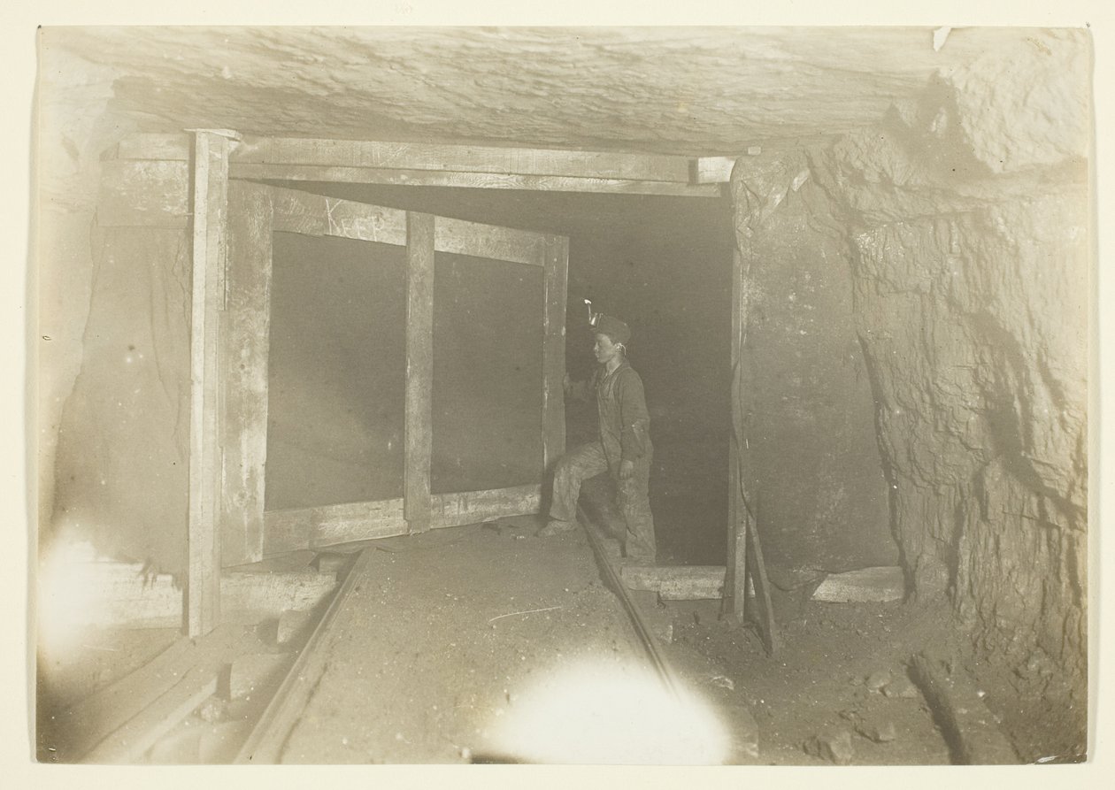  by Lewis Wickes Hine