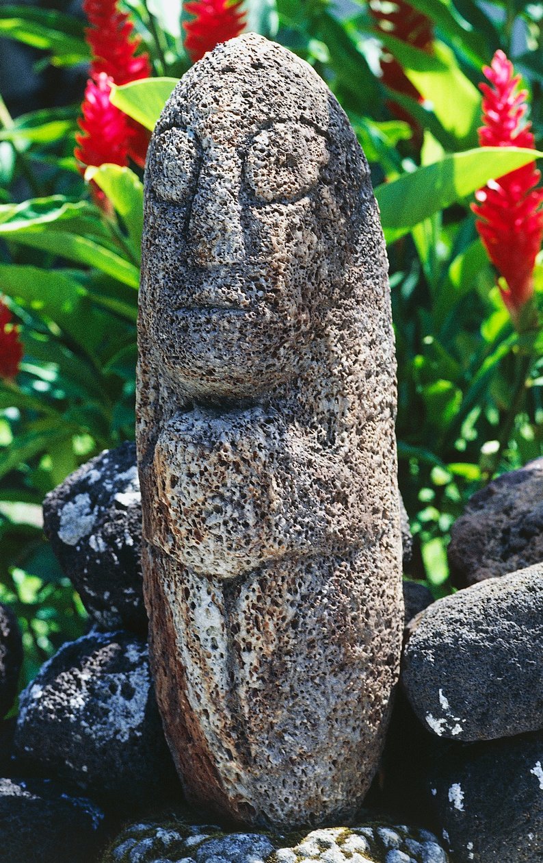 Antropomorfik Tiki heykeli, Papeete, Tahiti, Society Adaları, Windward Adaları Takımadaları, Fransız Polinezyası (Fransız Cumhuriyeti