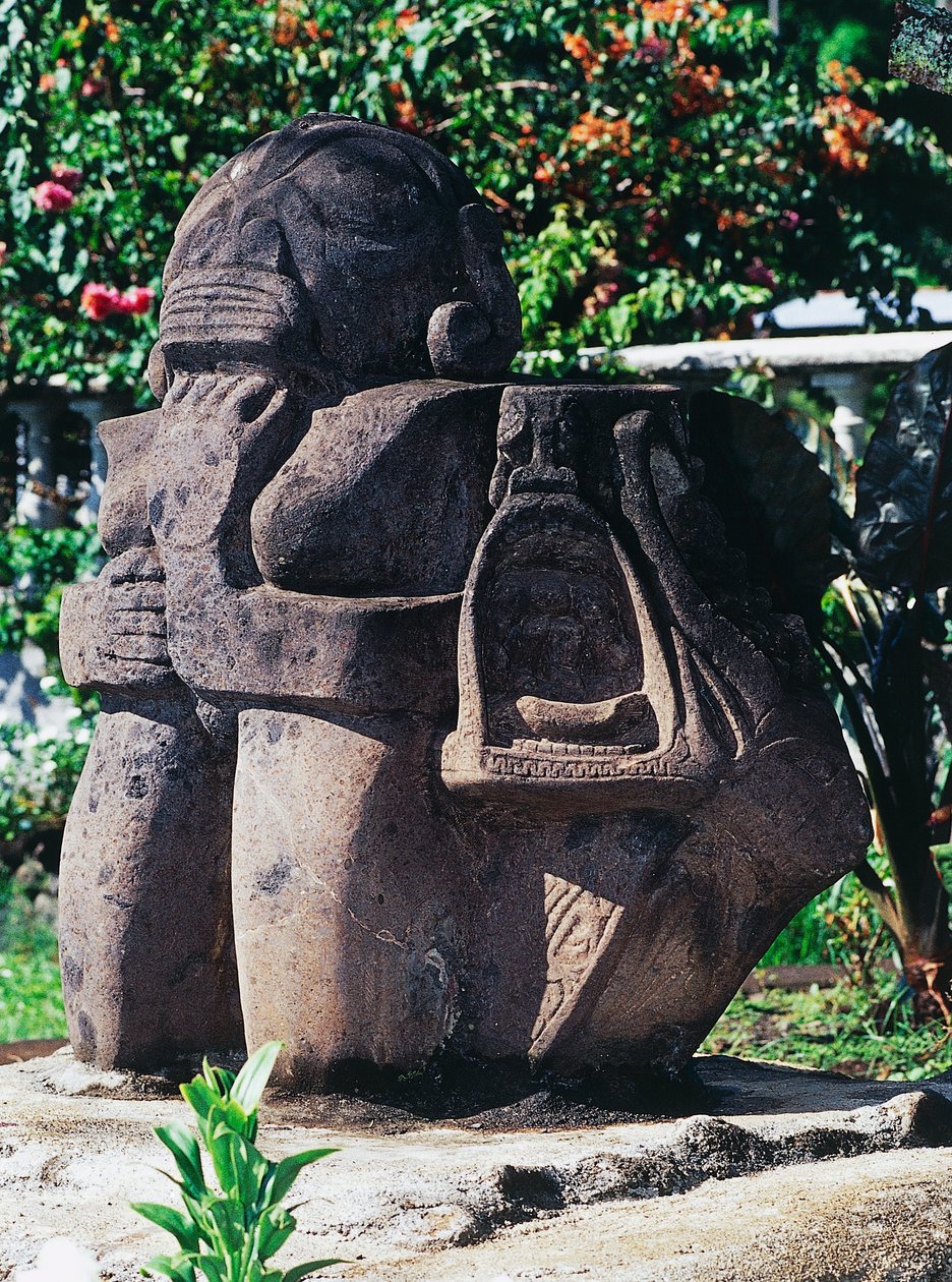 Antropomorfik Tiki heykeli, Papeete, Tahiti, Society Adaları, Windward Adaları Takımadaları, Fransız Polinezyası (Fransız Cumhuriyeti