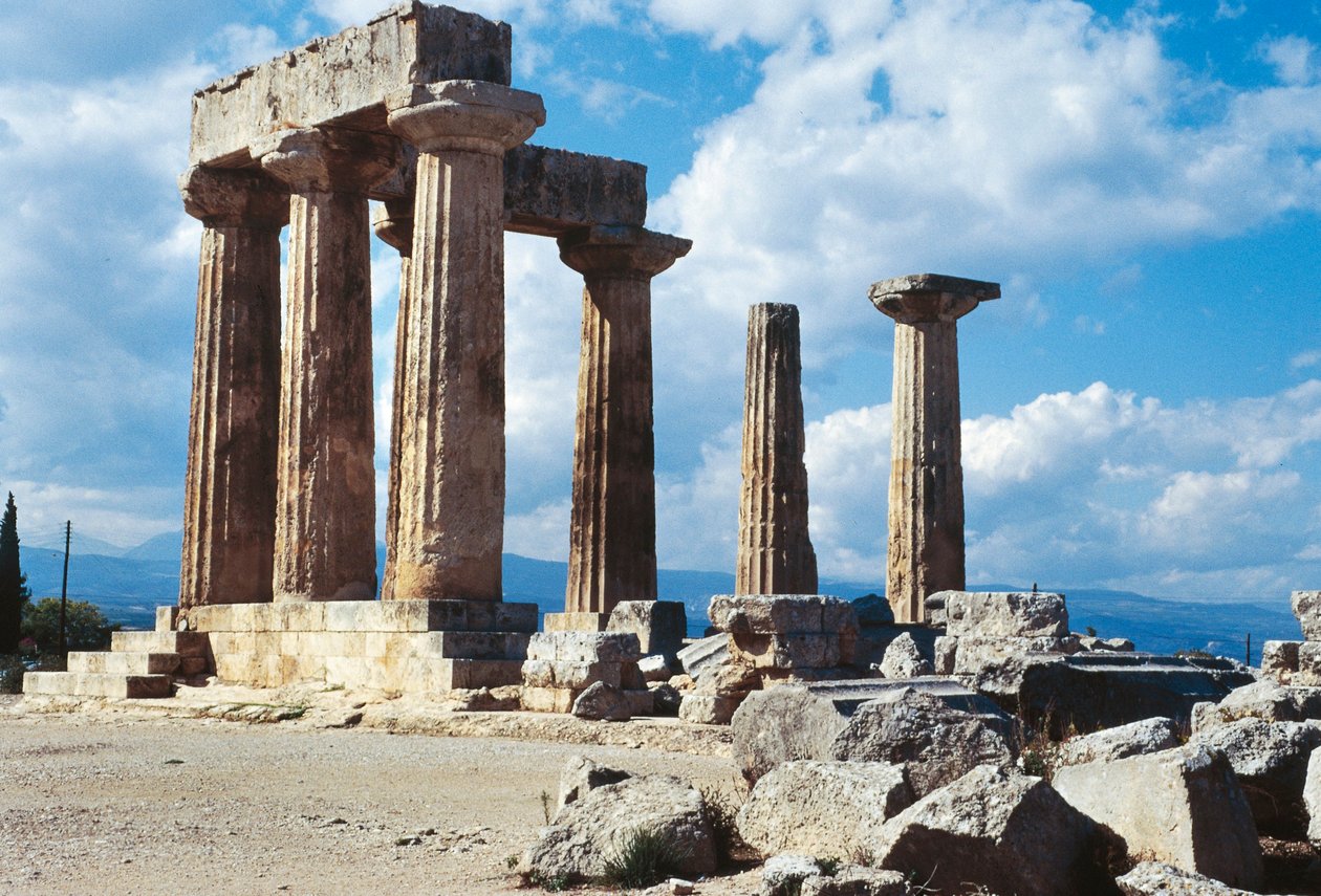 Yunanistan, Peloponnesus, Korint, Apollon Tapınağı, Klasik Yunan mimarisine sahip Dor sütunları by Unbekannt Unbekannt