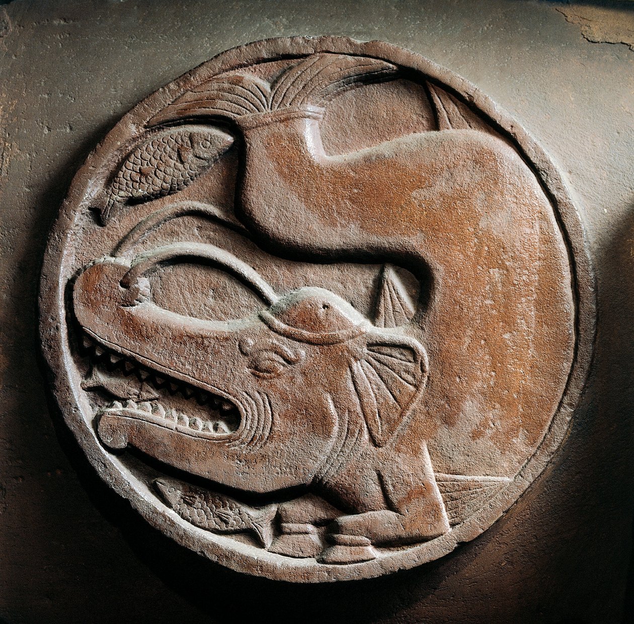 Balık yiyen filin başından deniz hayvanı ile madalyon, Bharhut Stupa